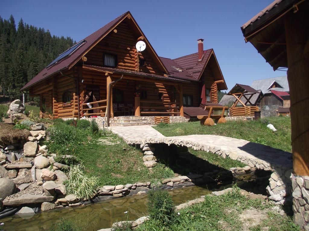 Cabana Piatra Runcului Vatra Moldoviţei Εξωτερικό φωτογραφία